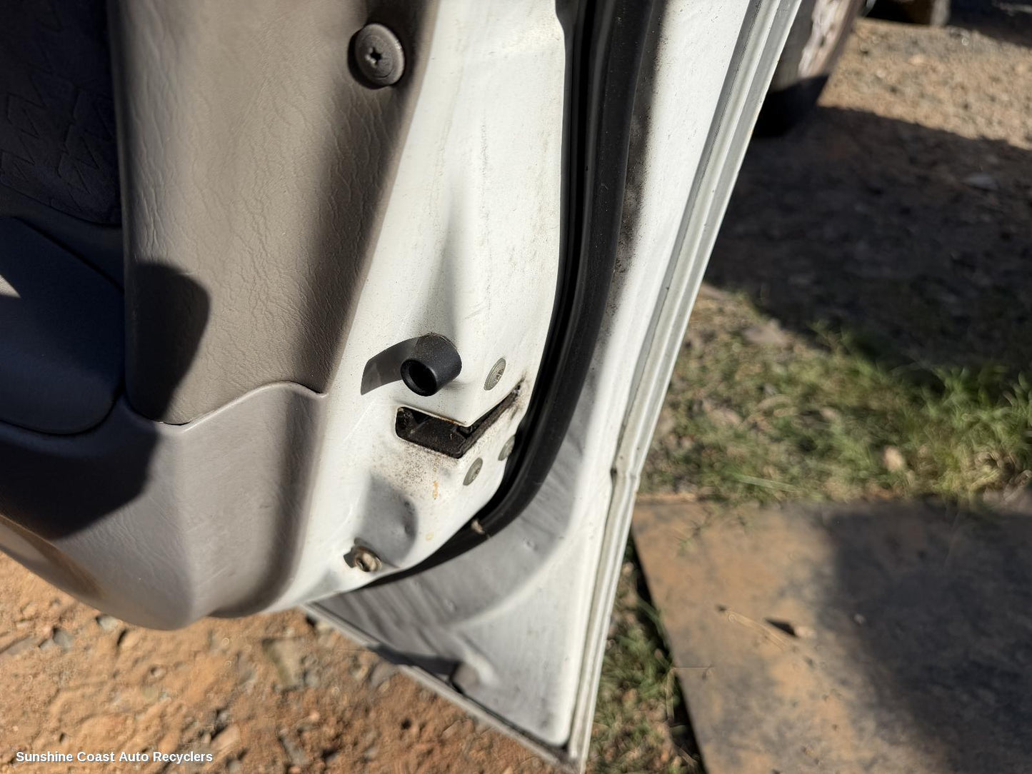 1998-2001 Toyota Corolla Door Boot Gate Lock