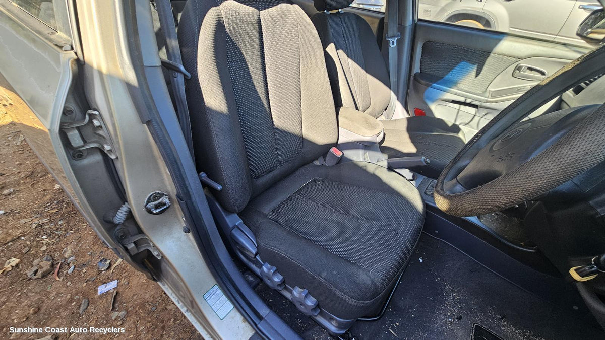 2000-2003 Hyundai Elantra Front Seat