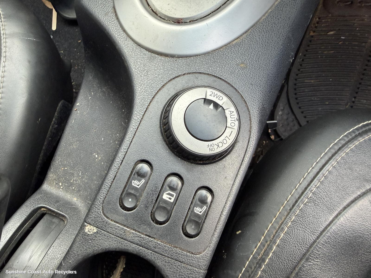 2007-2014 Nissan Dualis Misc Switch Relay