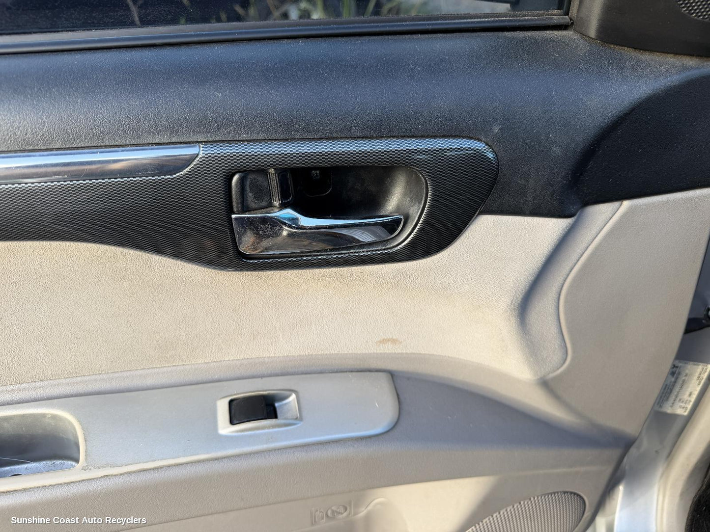 2009-2015 Mitsubishi Challenger Door Handle