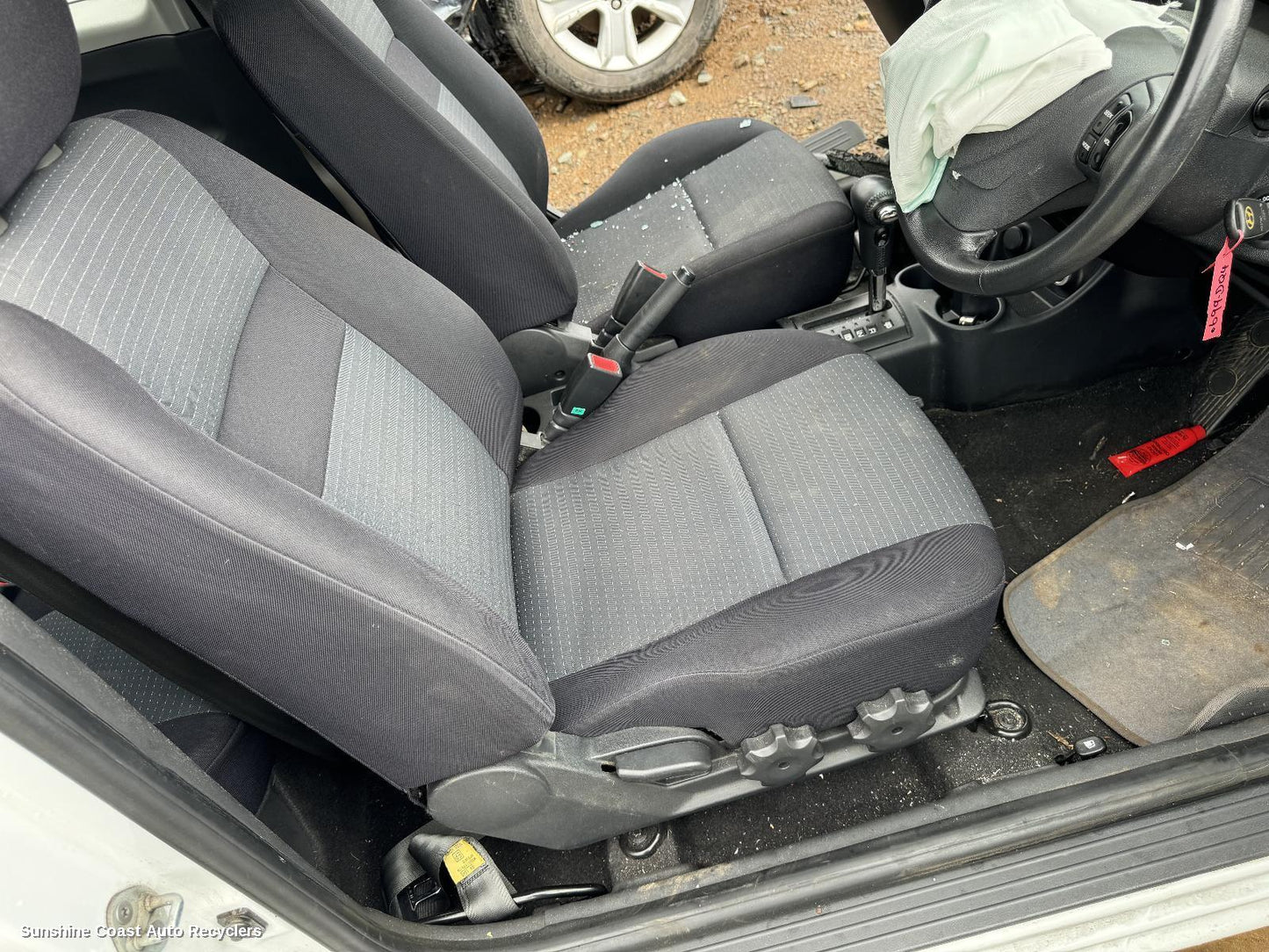 2011 Hyundai Getz Front Seat