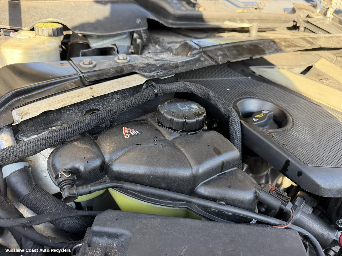 2006-2010 Mercedes R Class Overflow Bottle