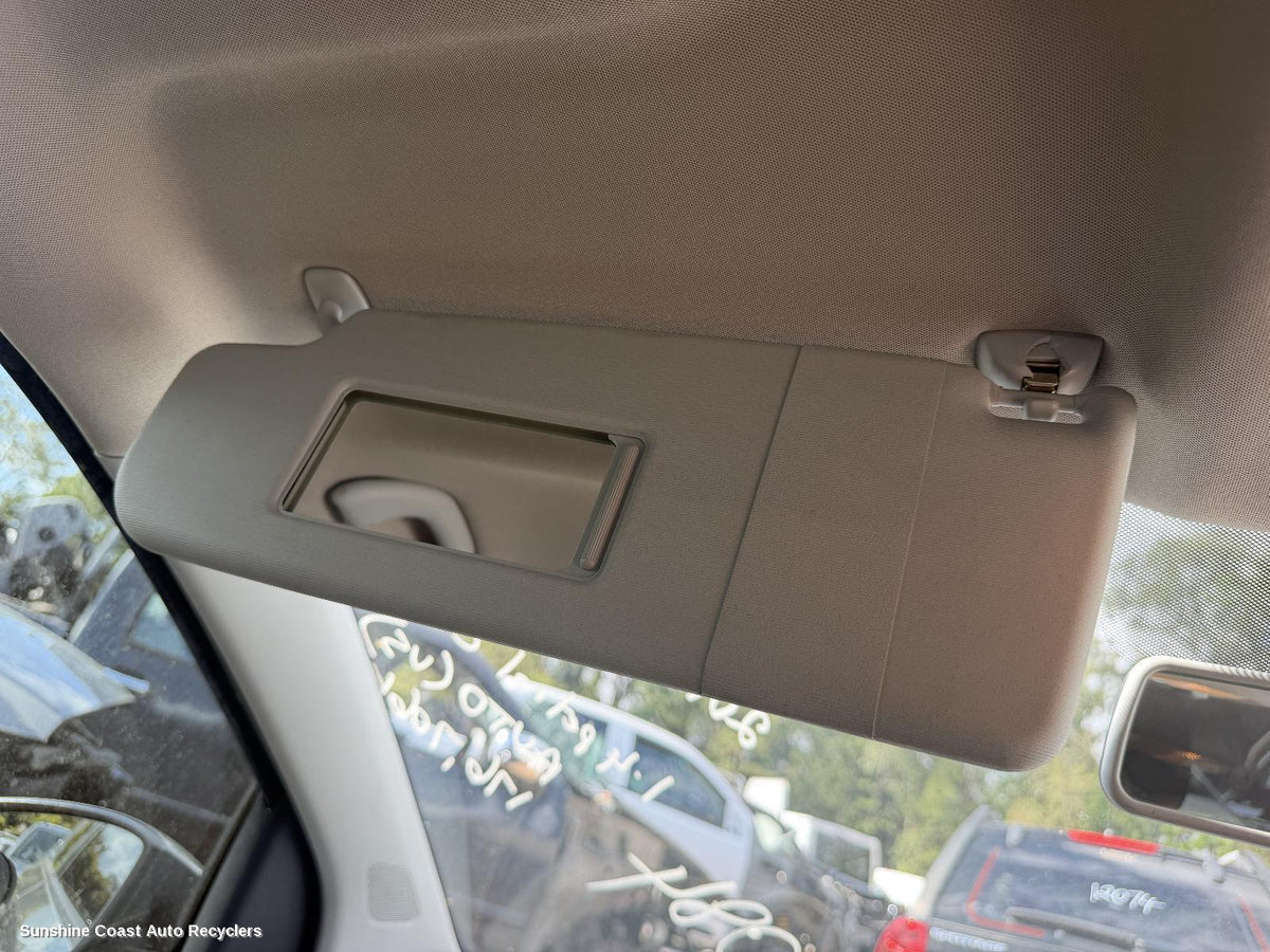 2010-2017 Volkswagen Polo Sunvisor