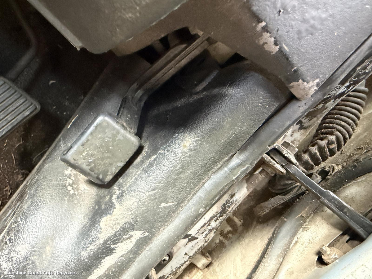 1997-2002 Holden Commodore Bonnet Release