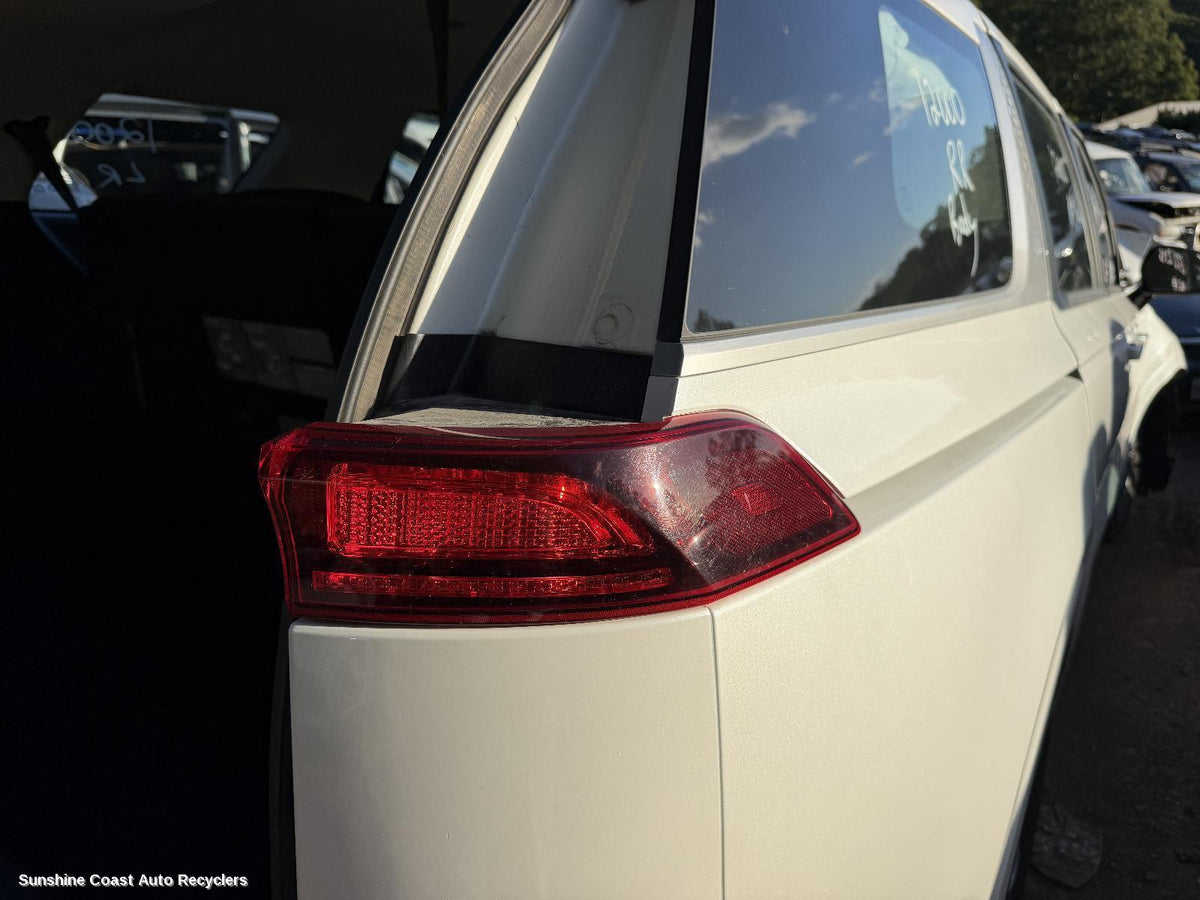 2020-2024 Kia Carnival/grand Carnival Right Taillight