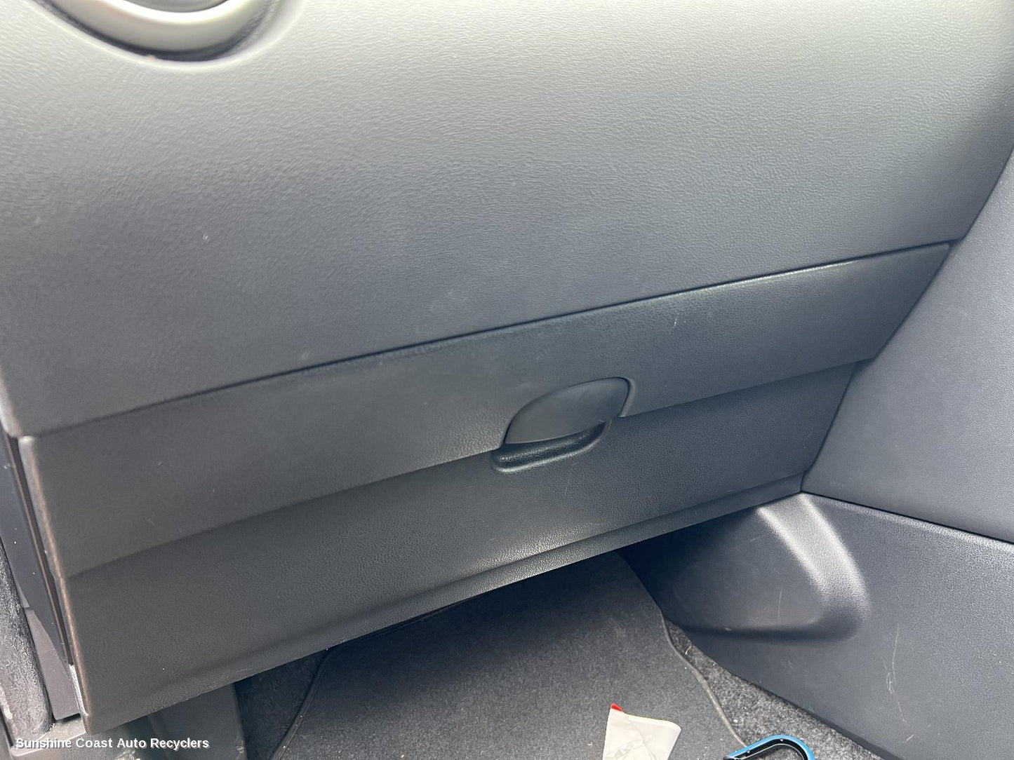 2010 Nissan Dualis Glove Box