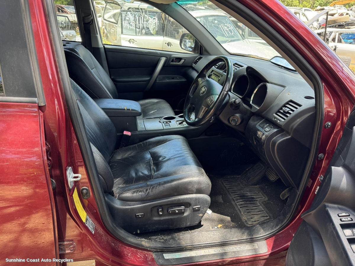 2007-2014 Toyota Kluger Headrest