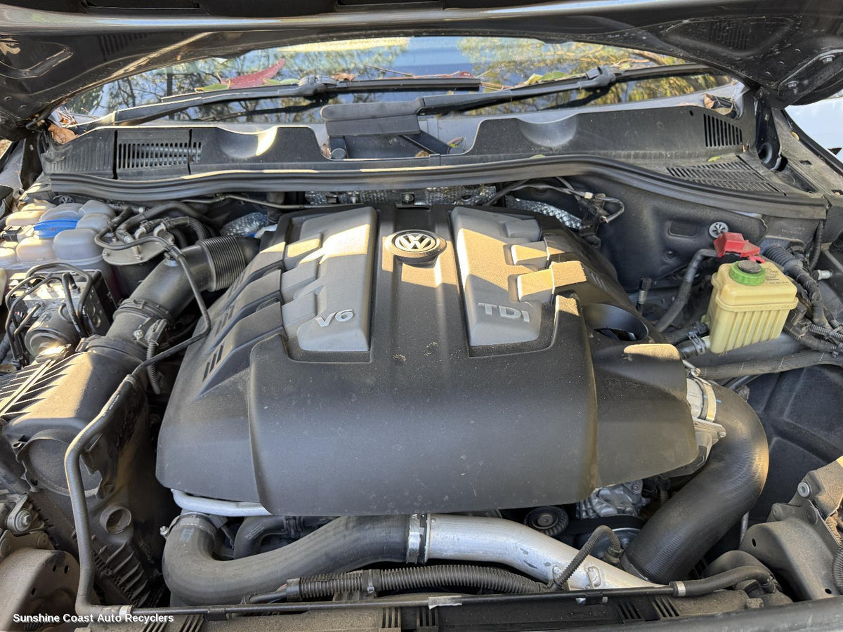 2010-2018 Volkswagen Touareg Bonnet Hinge Strut