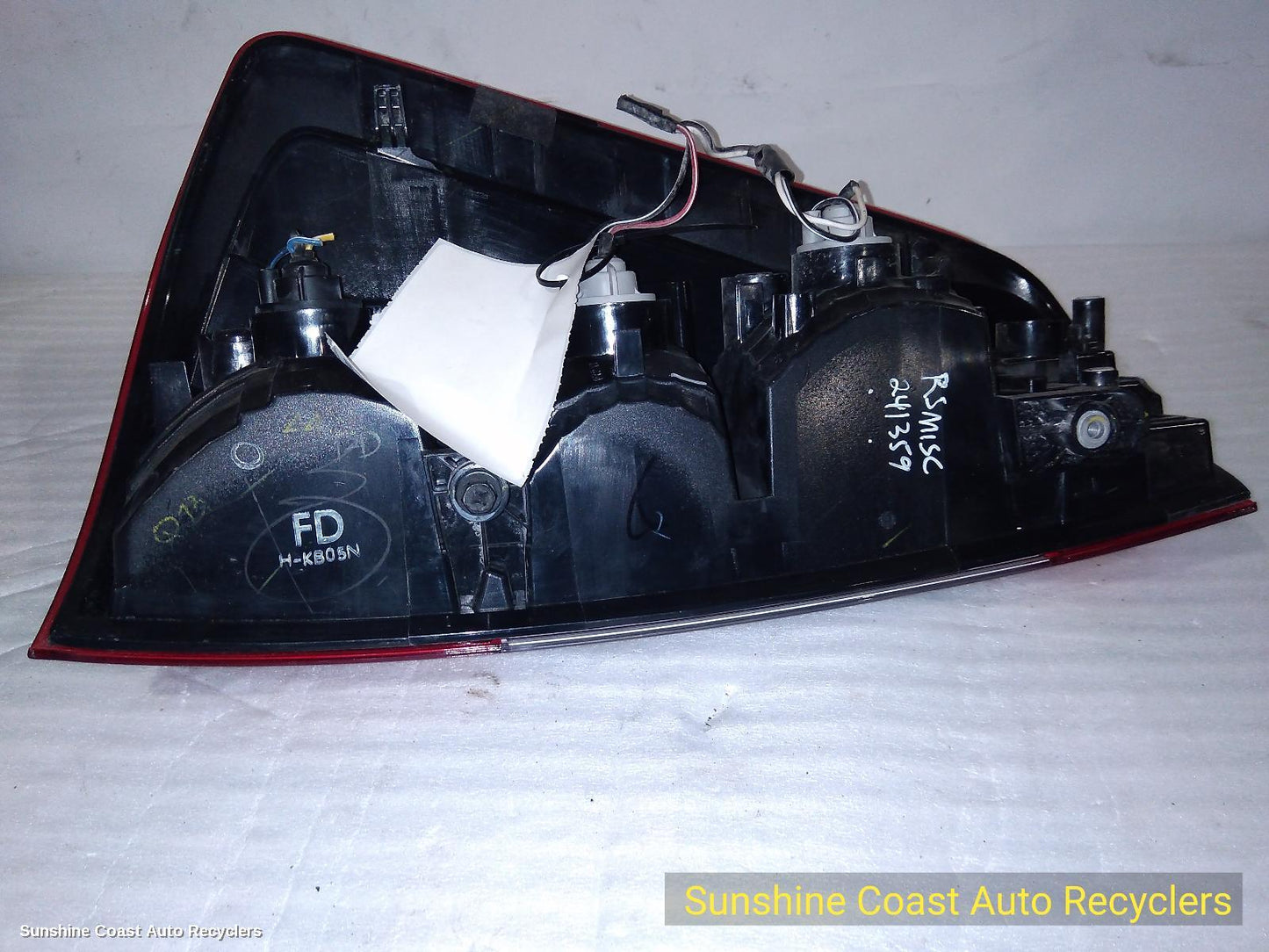 2020 Nissan Navara Left Taillight