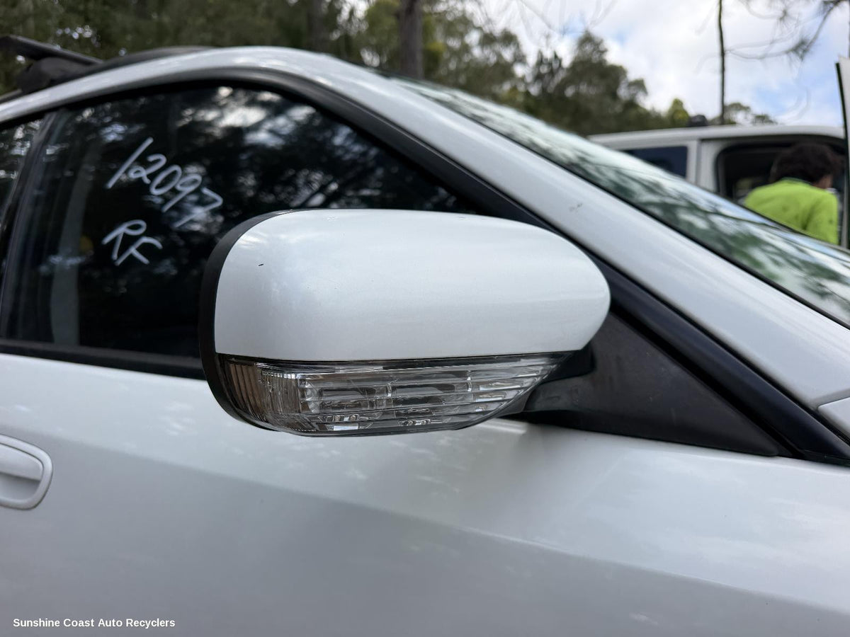 2003-2006 Subaru Outback Right Door Mirror