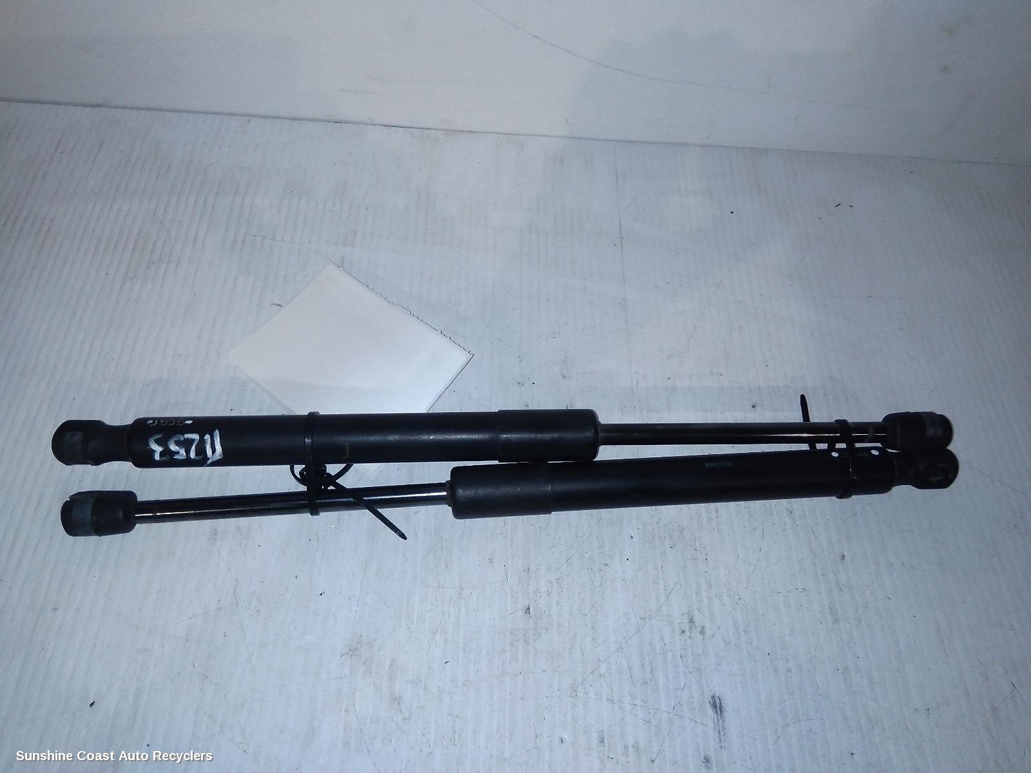 2016 Holden Commodore Hatch Strut