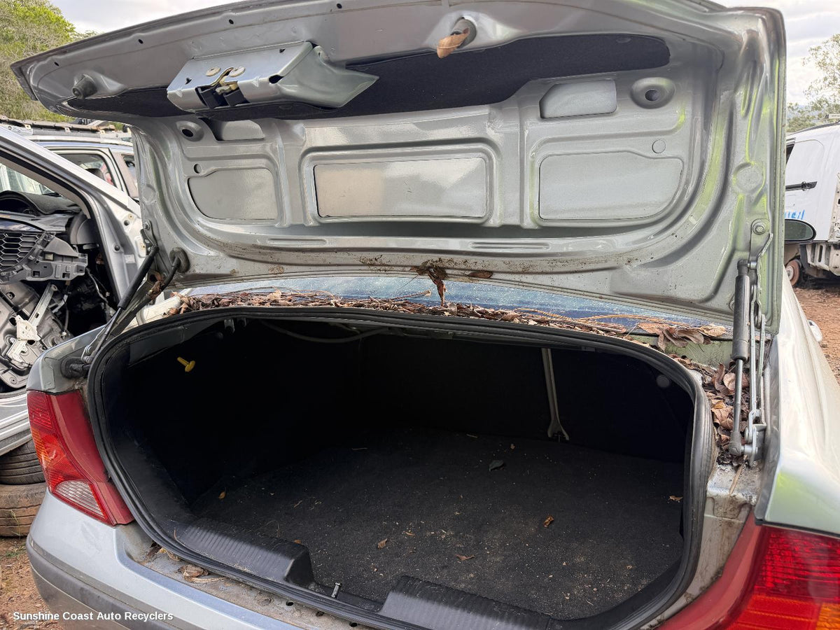2001-2005 Ford Focus Bootlid Tailgate