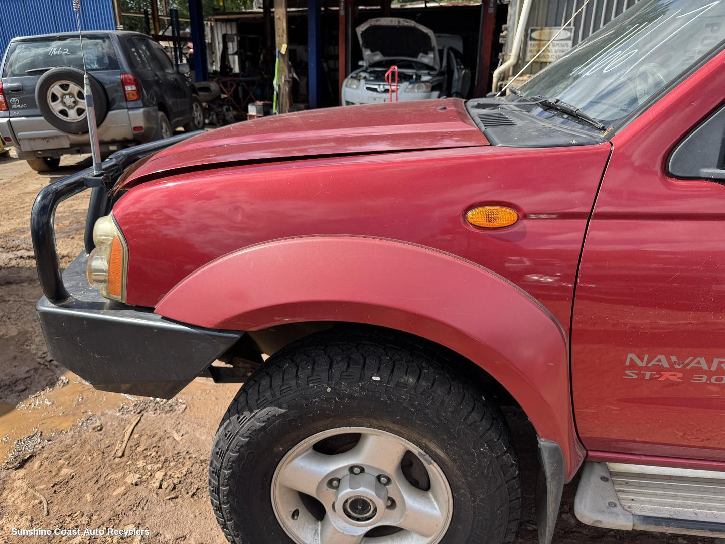 2003 Nissan Navara Left Guard