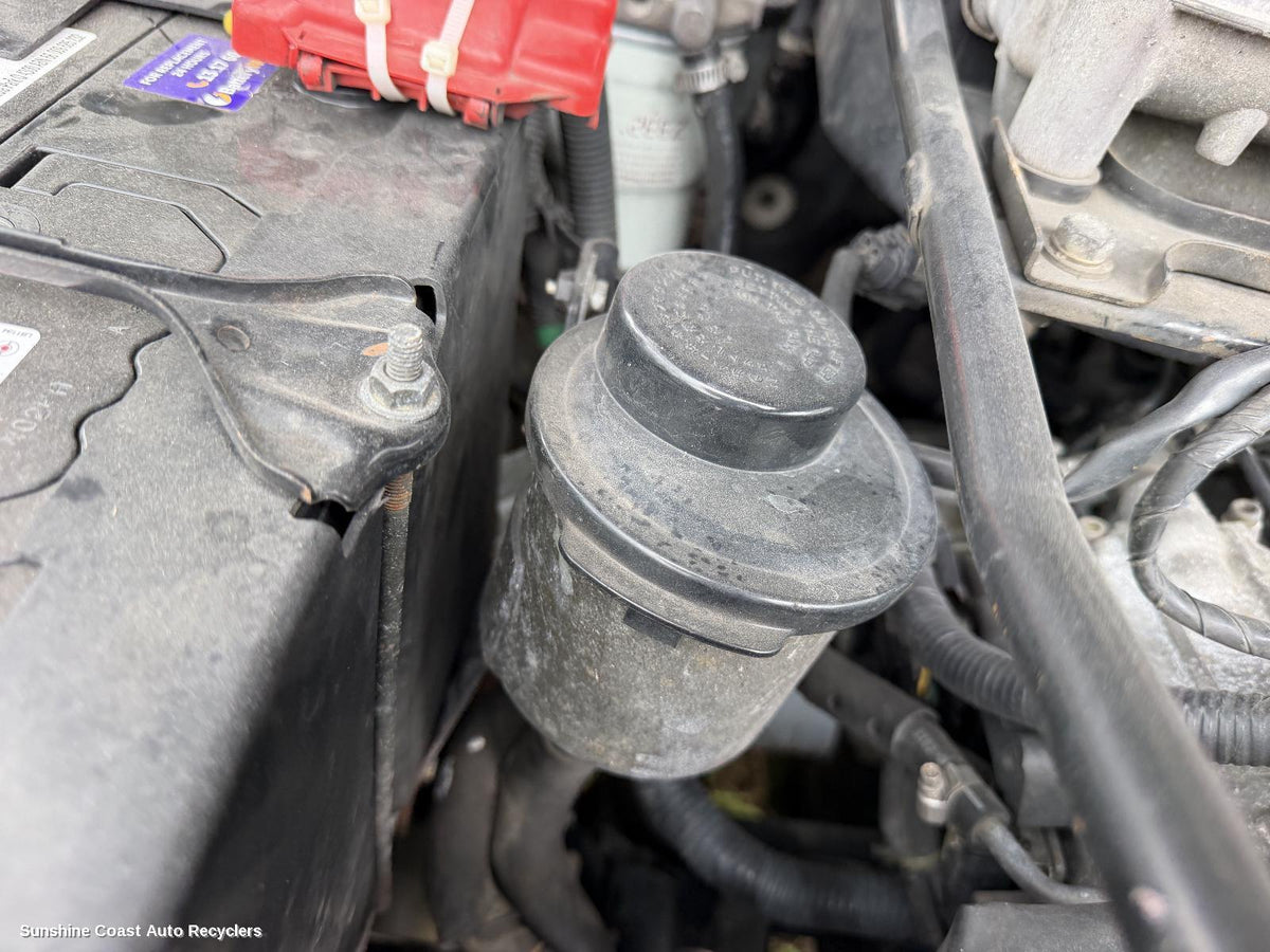 1997-2000 Nissan Patrol P S Reservoir