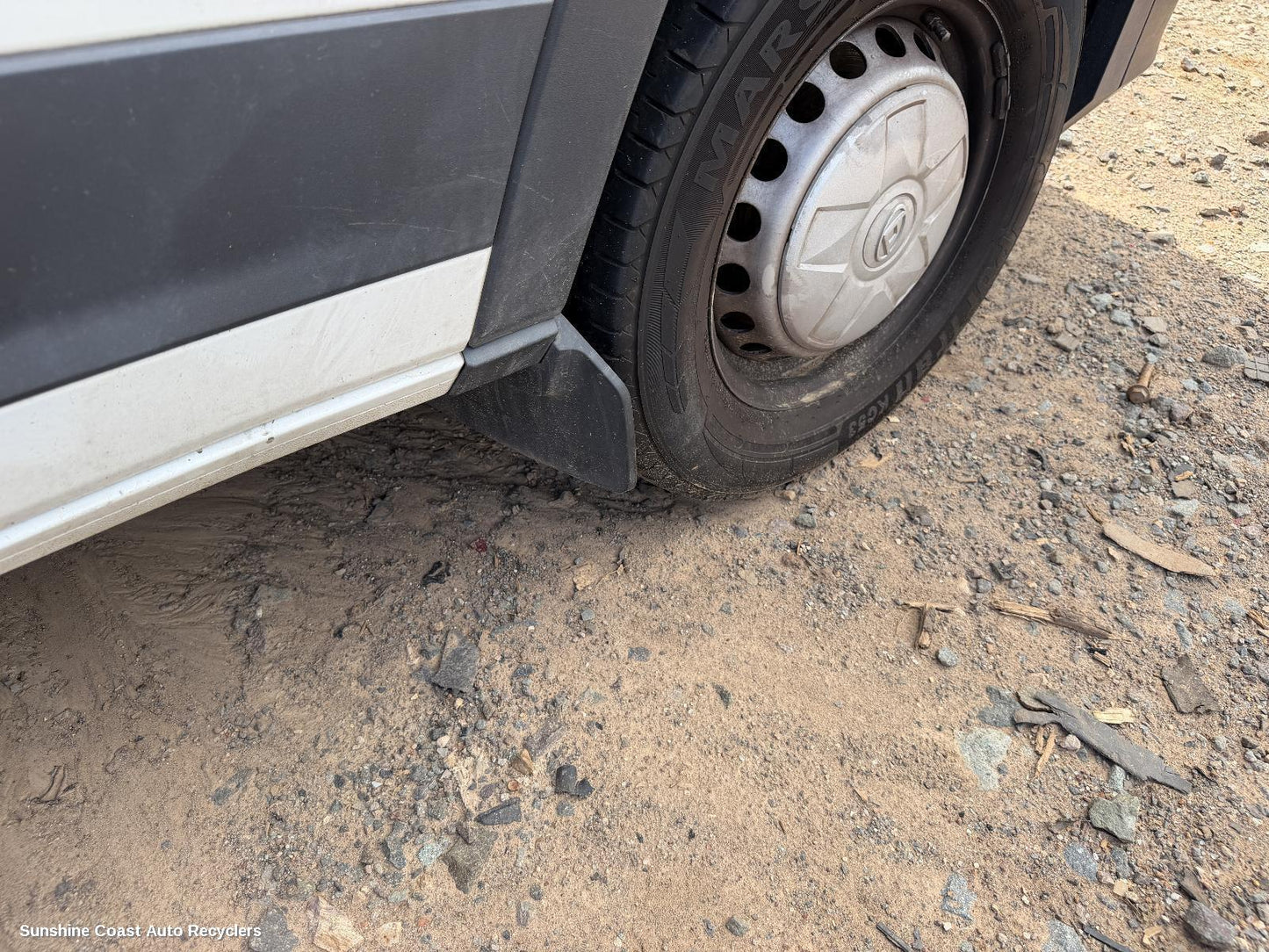 2020-2026 Ldv Deliver 9 Mud Flaps