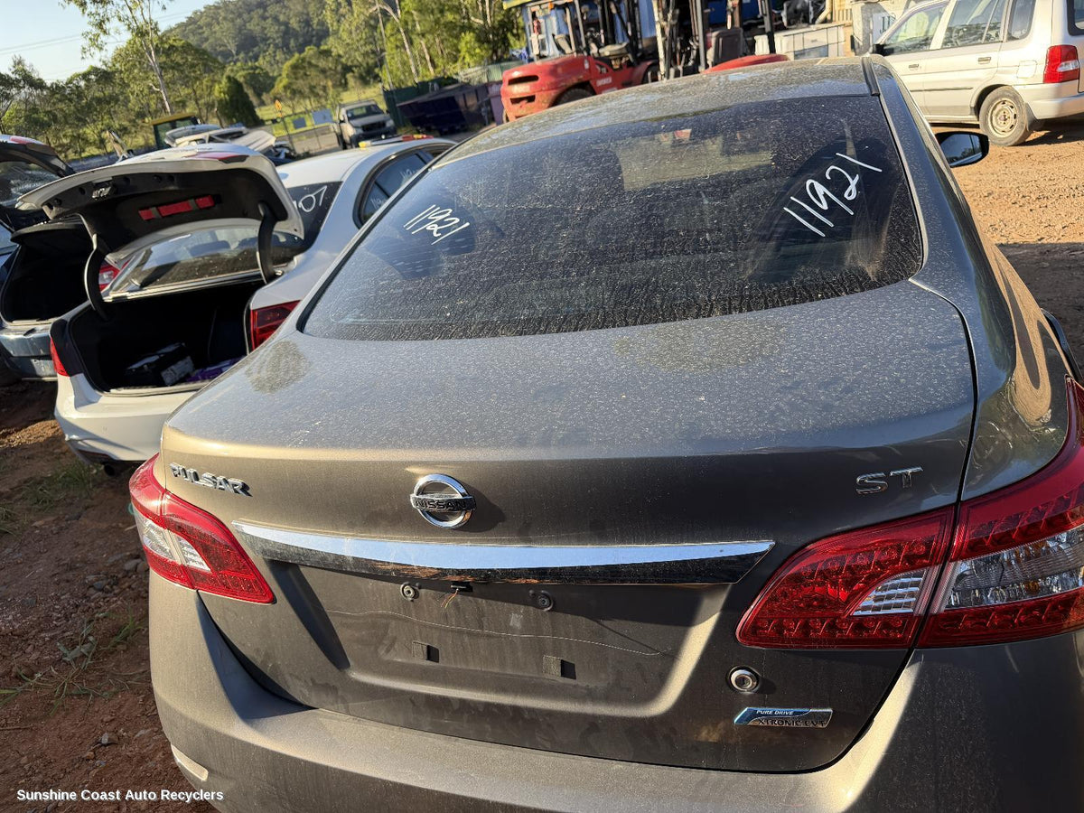2012-2017 Nissan Pulsar Bootlid Tailgate