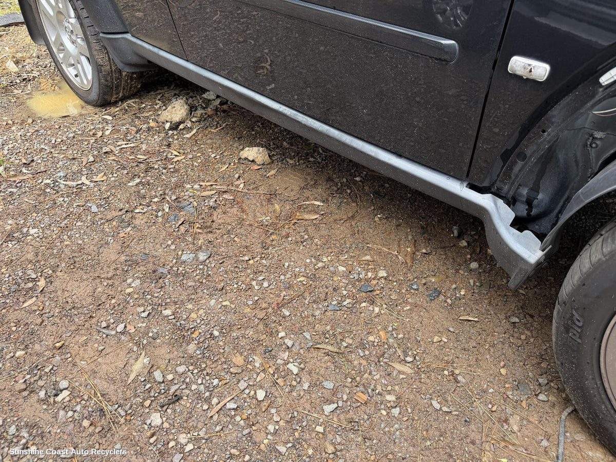 2007-2011 Dodge Nitro Side Step Skirt