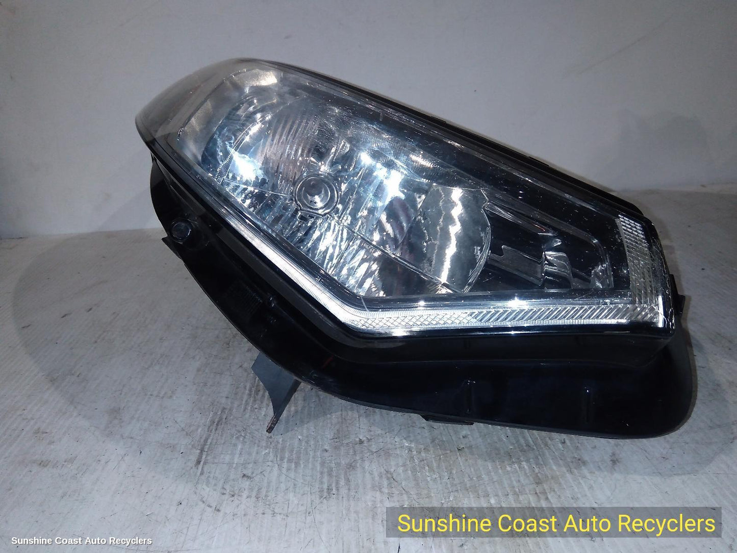 2013-2017 Ford Ecosport Right Headlamp