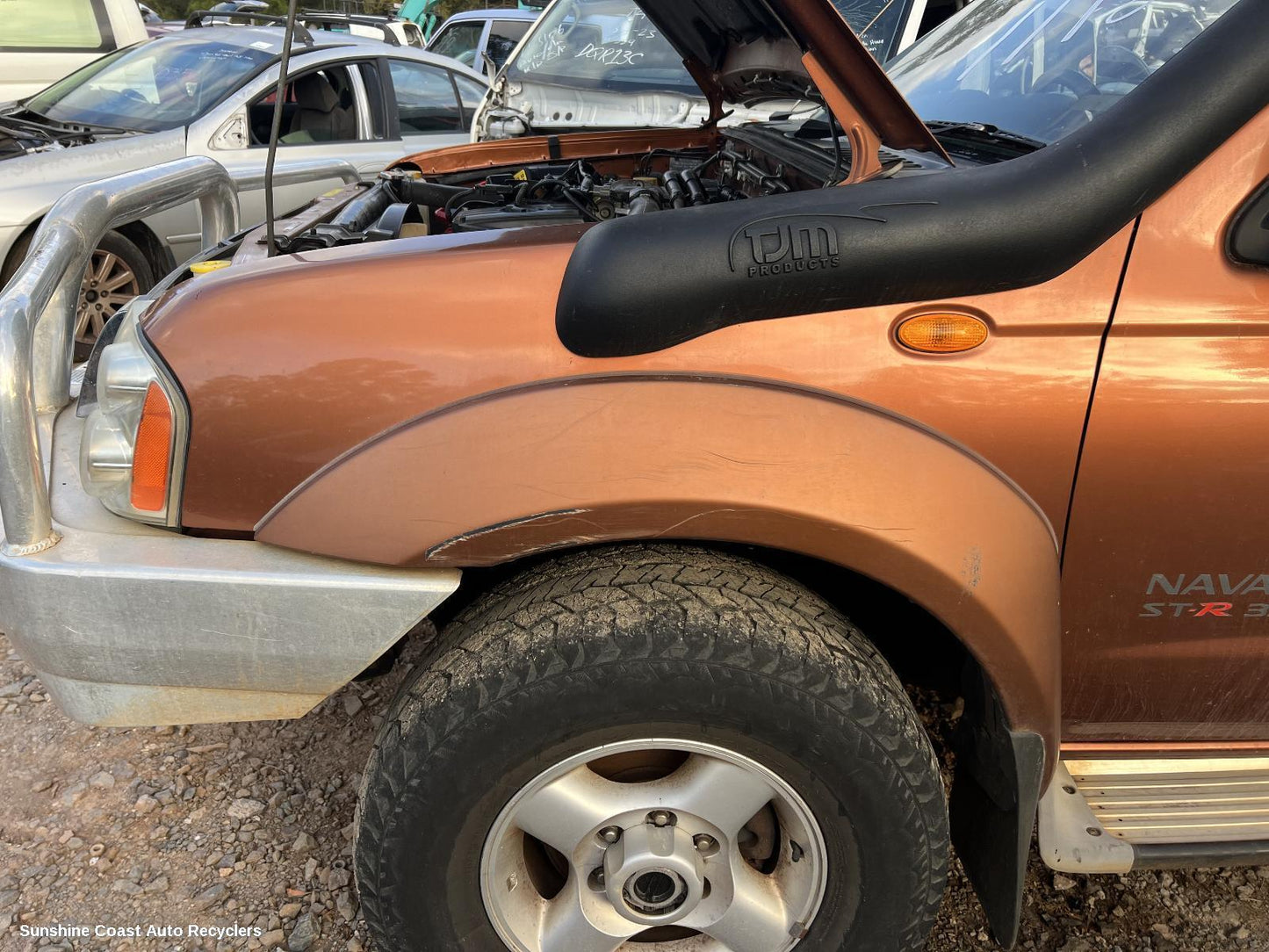 2005 Nissan Navara Left Guard