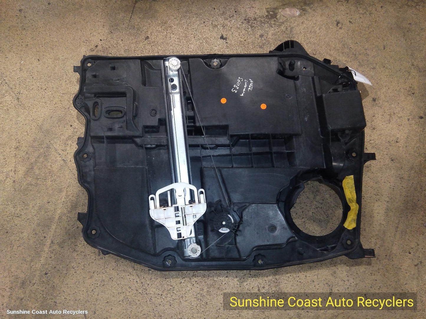 2007-2011 Dodge Nitro Right Front Window Reg Motor