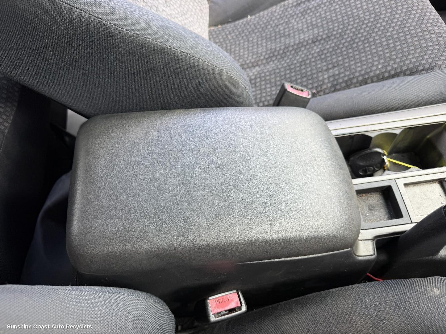 2002-2007 Holden Commodore Console