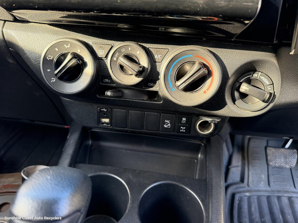 2015-2025 Toyota Hilux Heater Ac Controls