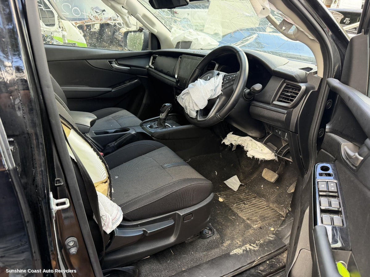 2020-2026 Mazda Bt50 Side Step Skirt