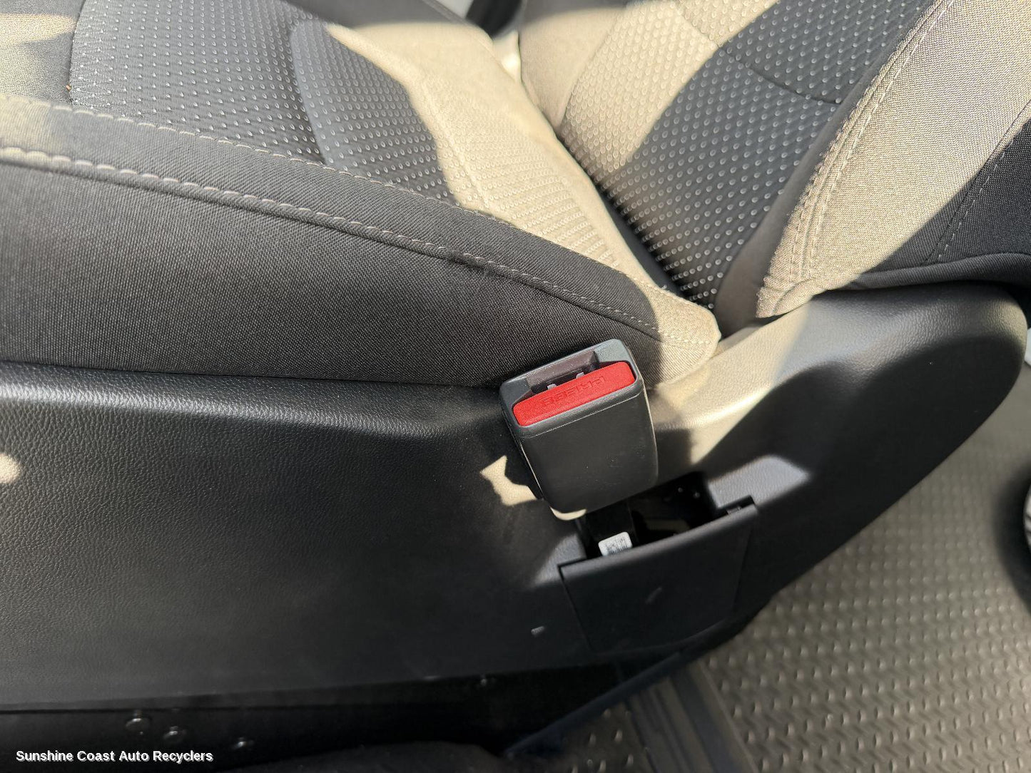 2020-2026 Ldv Deliver 9 Seatbelt Stalk