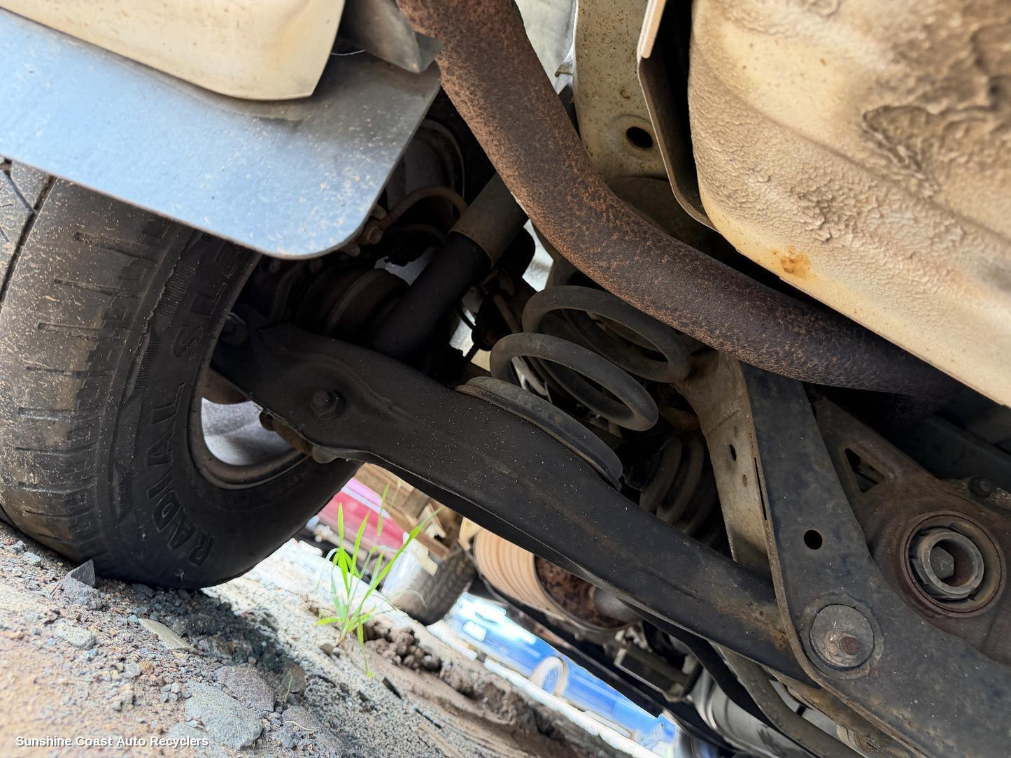2000-2006 Mitsubishi Pajero Left Rear Trailing Arm