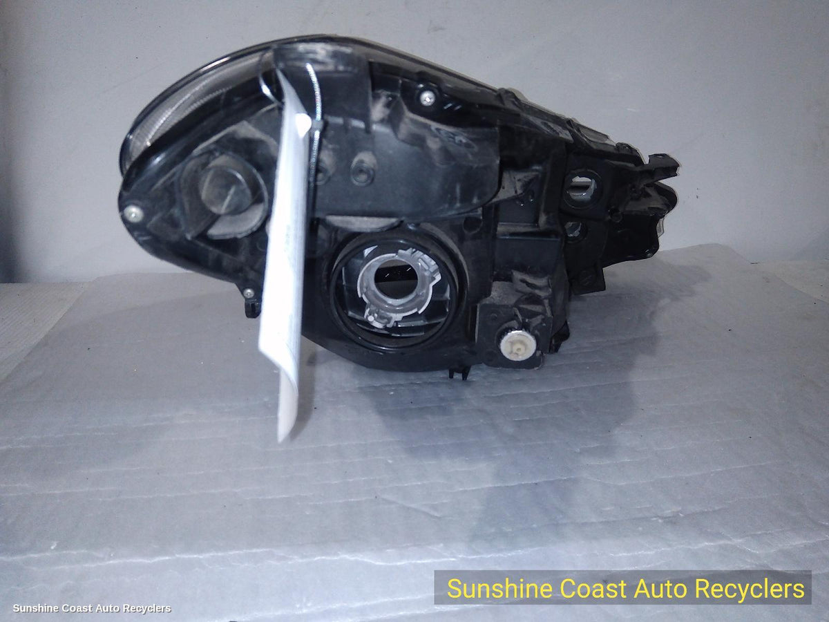 2014-2016 Toyota Yaris Left Headlamp