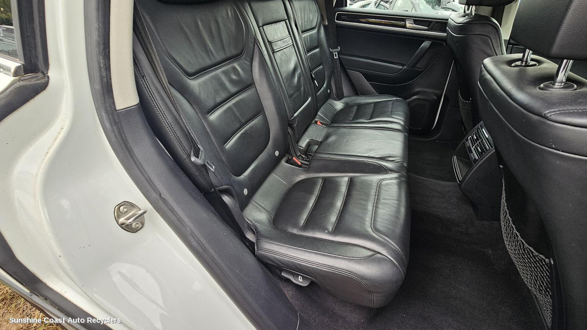 2010-2018 Volkswagen Touareg 2nd Seat  Rear Seat