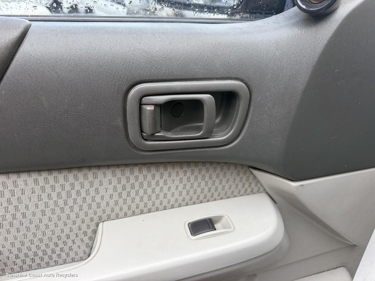 1997-2017 Nissan Patrol Pwr Dr Wind Switch