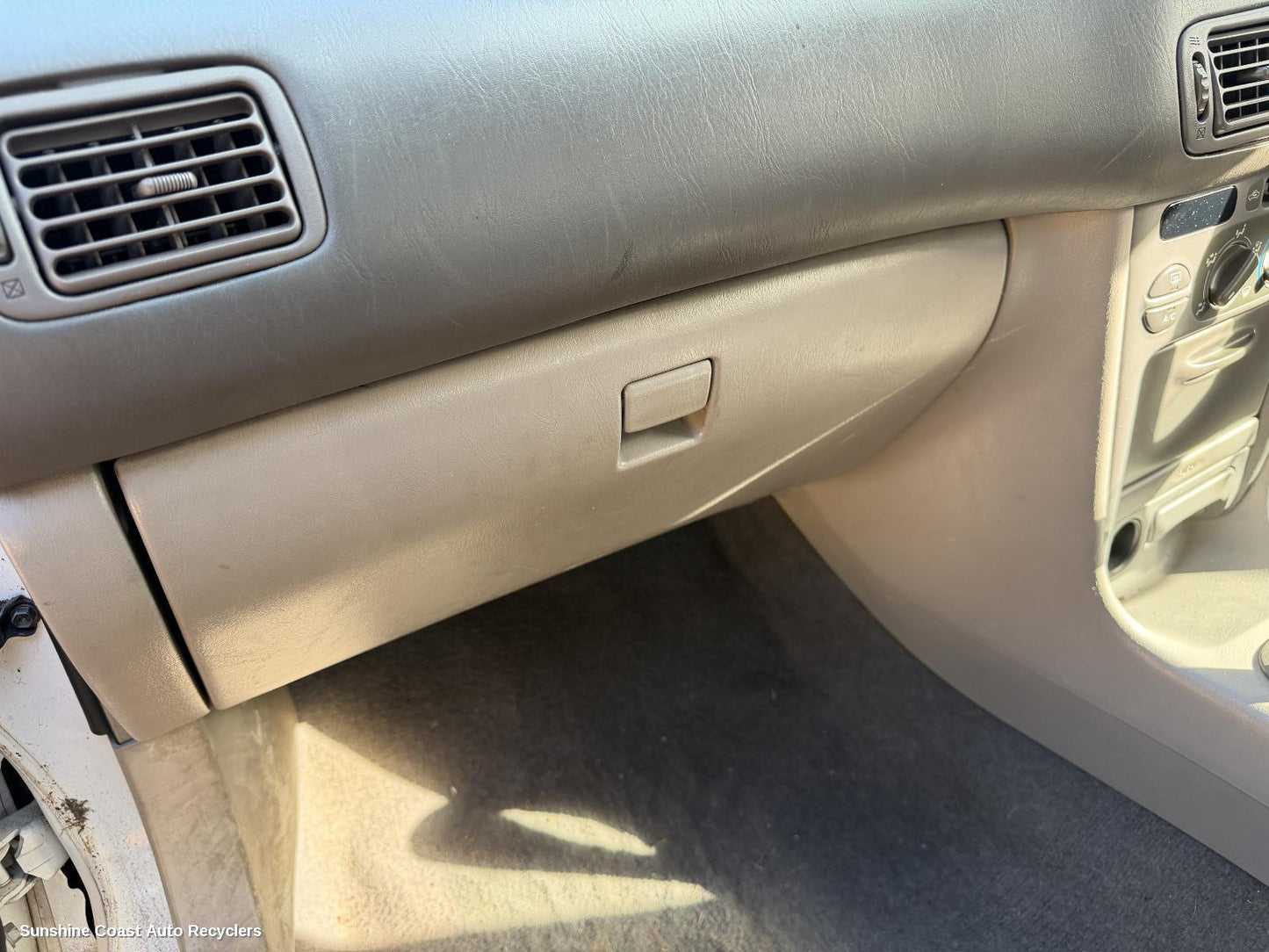 1998-2001 Toyota Corolla Glove Box