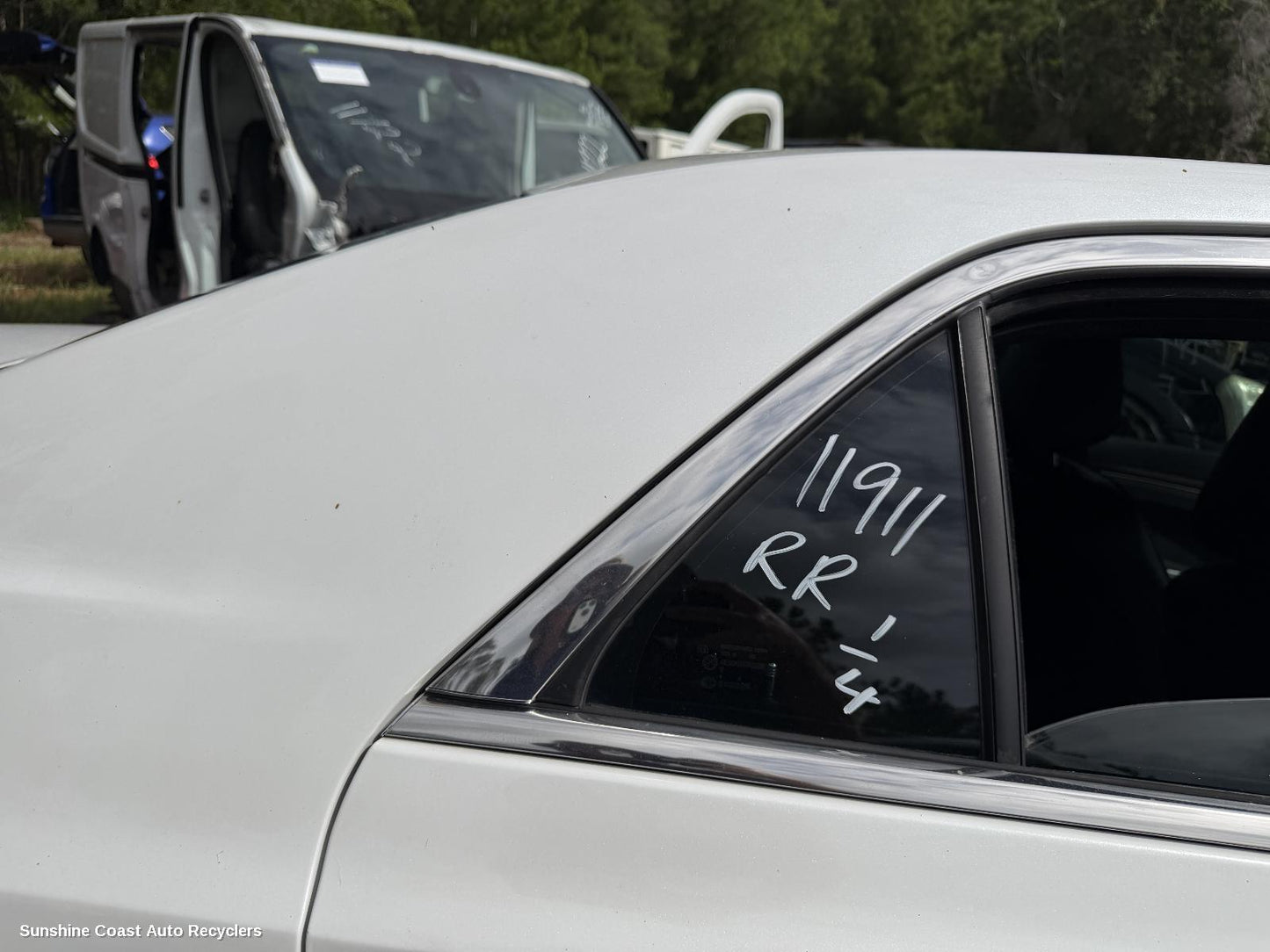2012 Chrysler 300c Right Rear 1 4 Door Glass