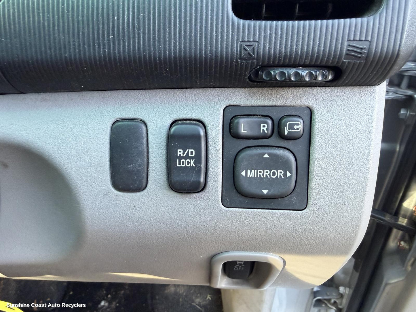 2009-2015 Mitsubishi Challenger Misc Switch Relay