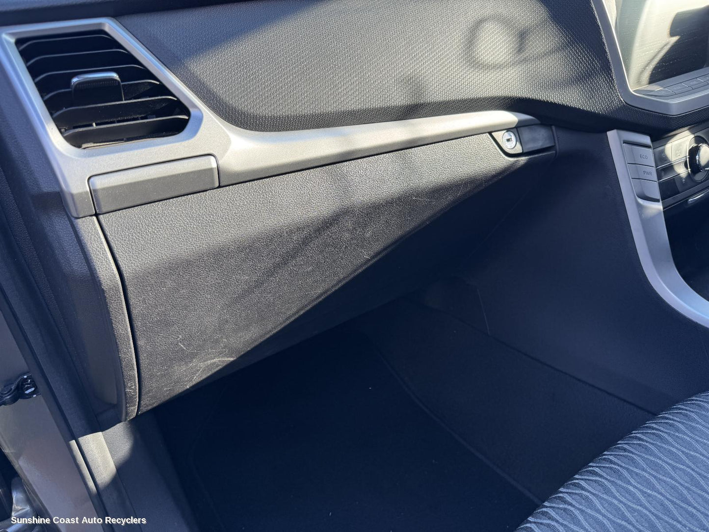 2017-2026 Ldv T60 Glove Box