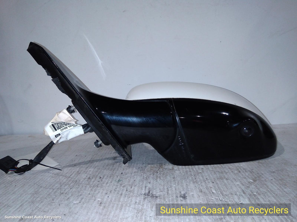 2013-2016 Nissan Pathfinder Left Door Mirror