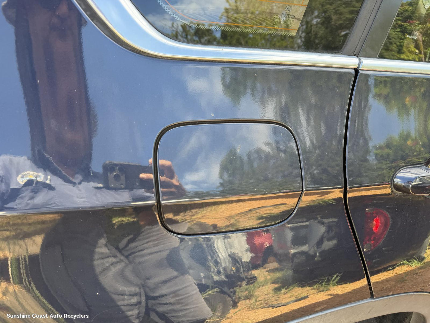2006-2013 Bmw X5 Fuel Door   Filler