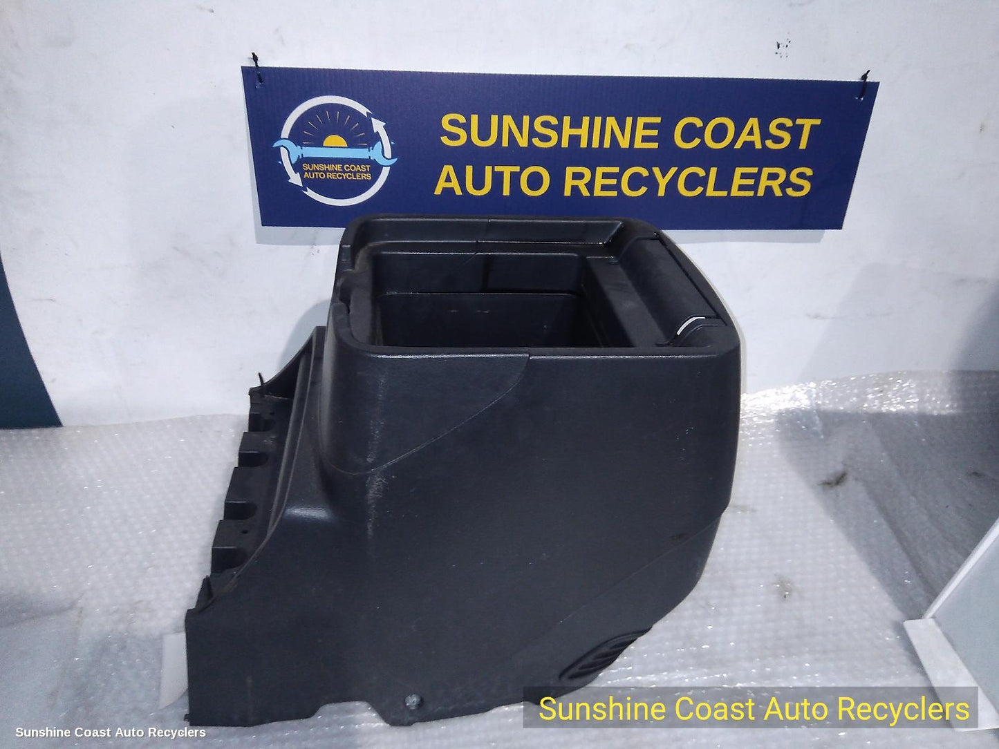2006-2014 Mitsubishi Pajero Console