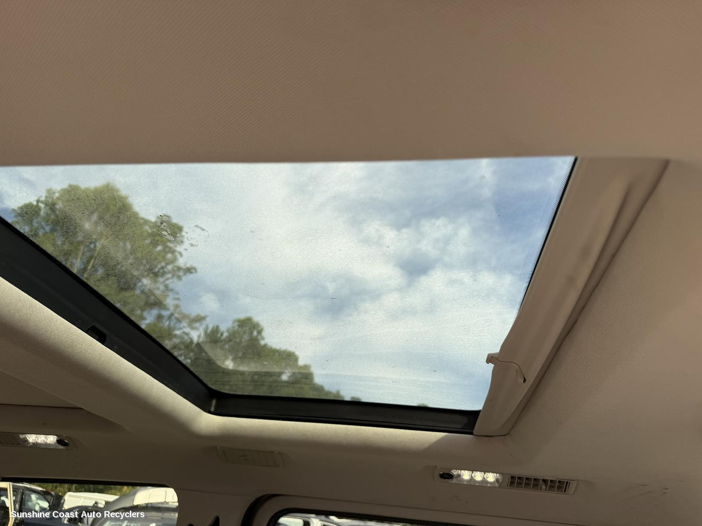 2015-2025 Ldv G10 Roof Glass Sunroof T