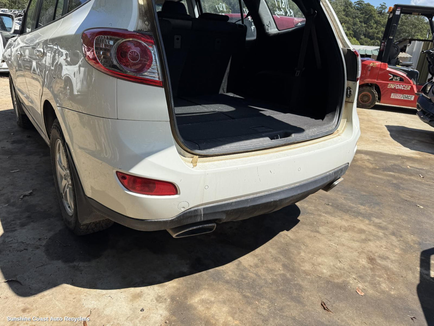 2011 Hyundai Santa Fe Rear Bumper