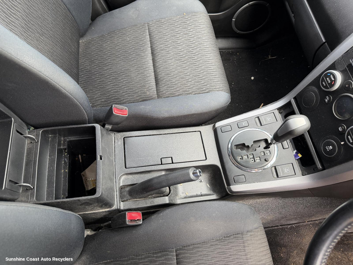 2013 Suzuki Vitara Console