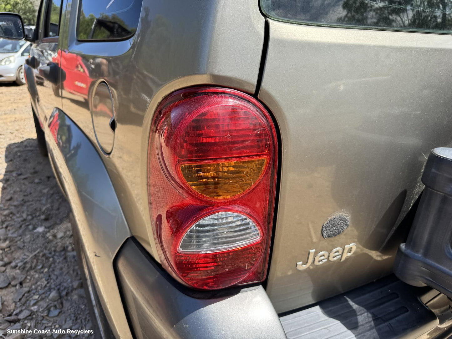 2004 Jeep Cherokee Left Taillight