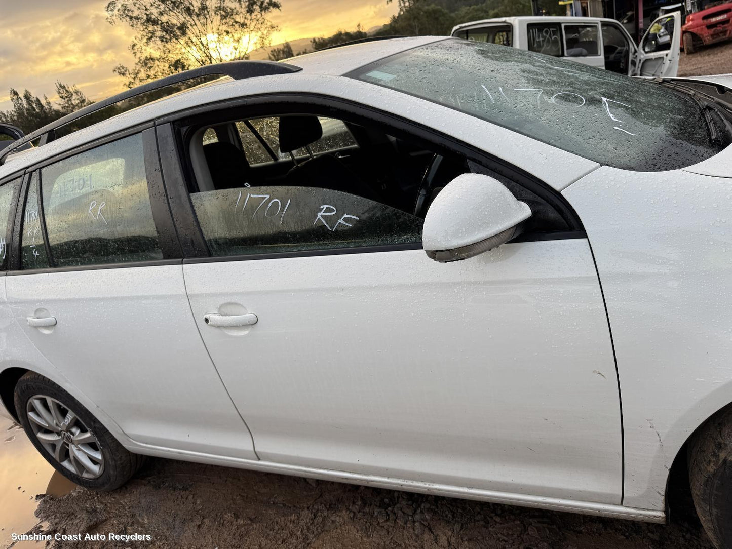 2010 Volkswagen Golf Right Front Door