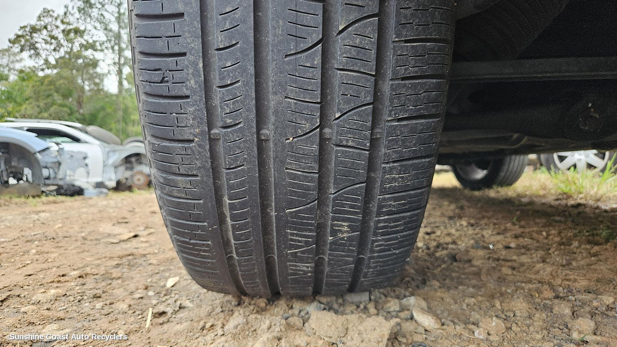 2010-2018 Volkswagen Touareg Tyre
