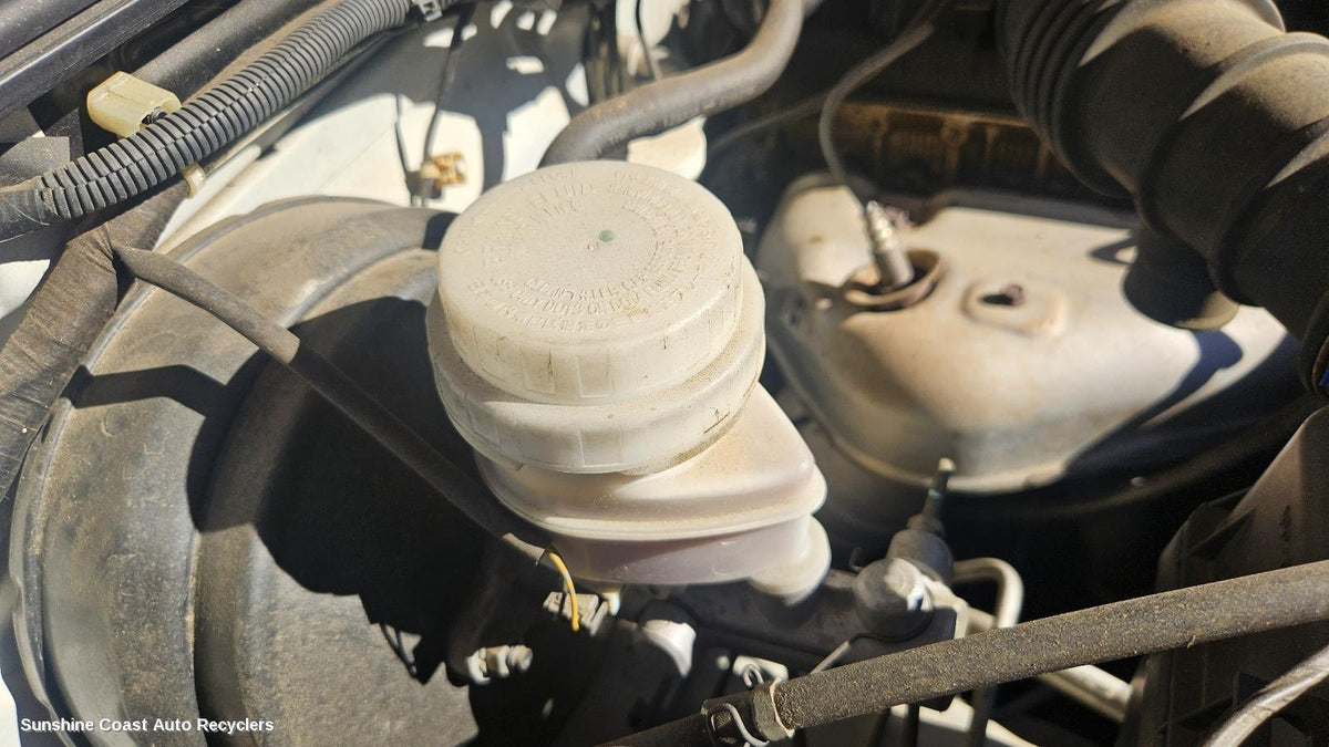 2009-2015 Mitsubishi Triton Master Cylinder