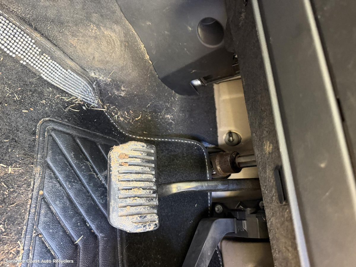 2015-2019 Land Rover Rangerover Evoque Pedal Assembly