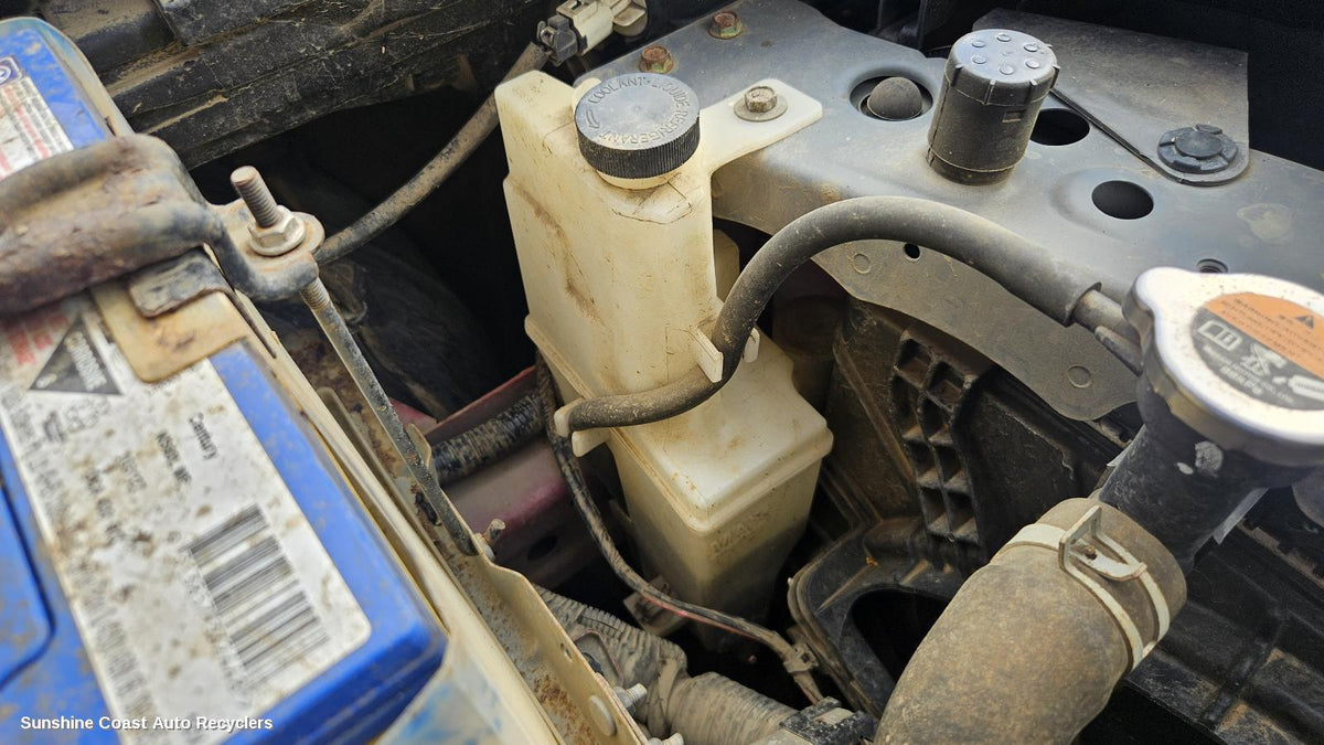 2010-2016 Nissan Micra Overflow Bottle