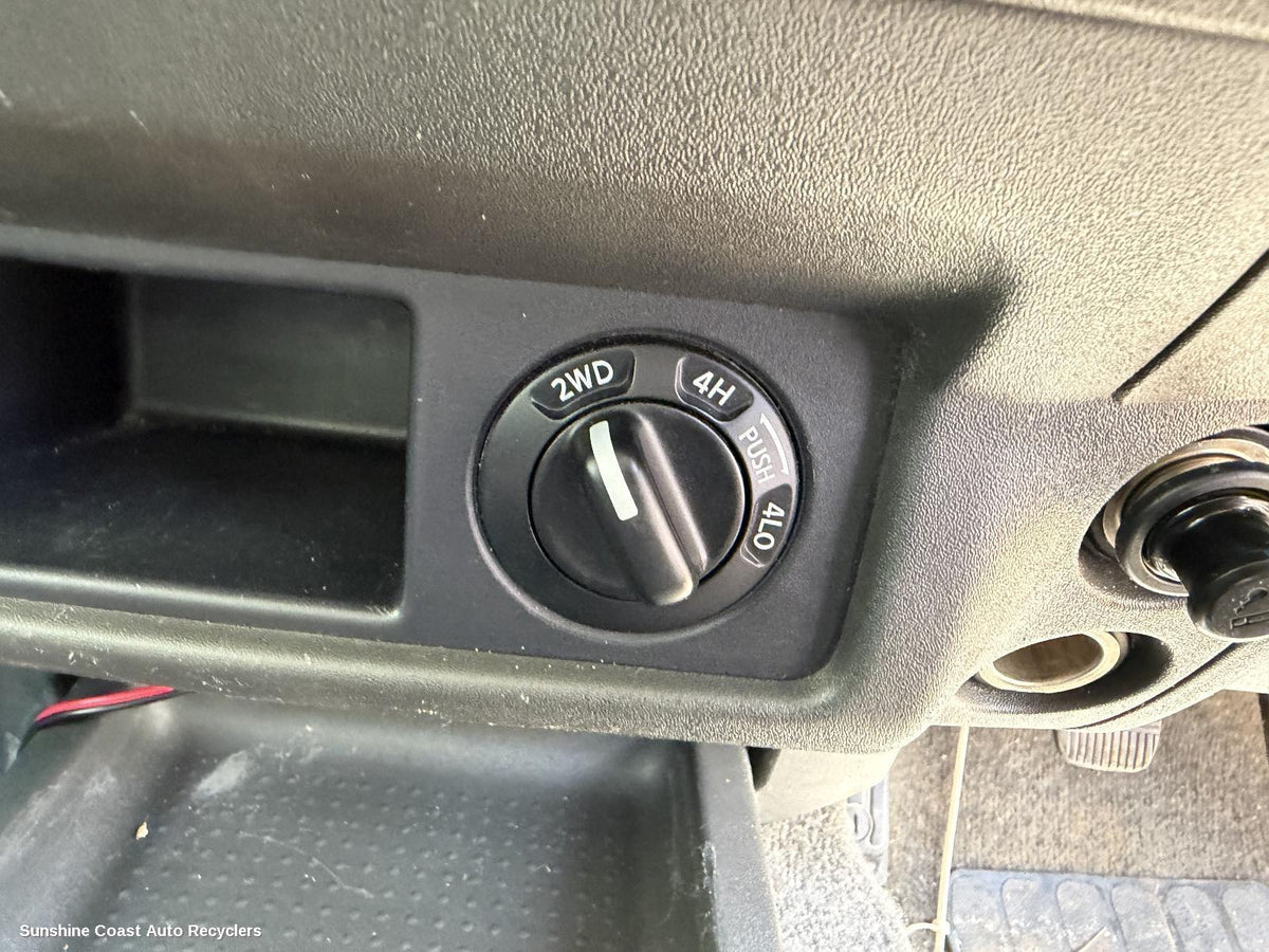 2005-2015 Nissan Navara Combination Switch
