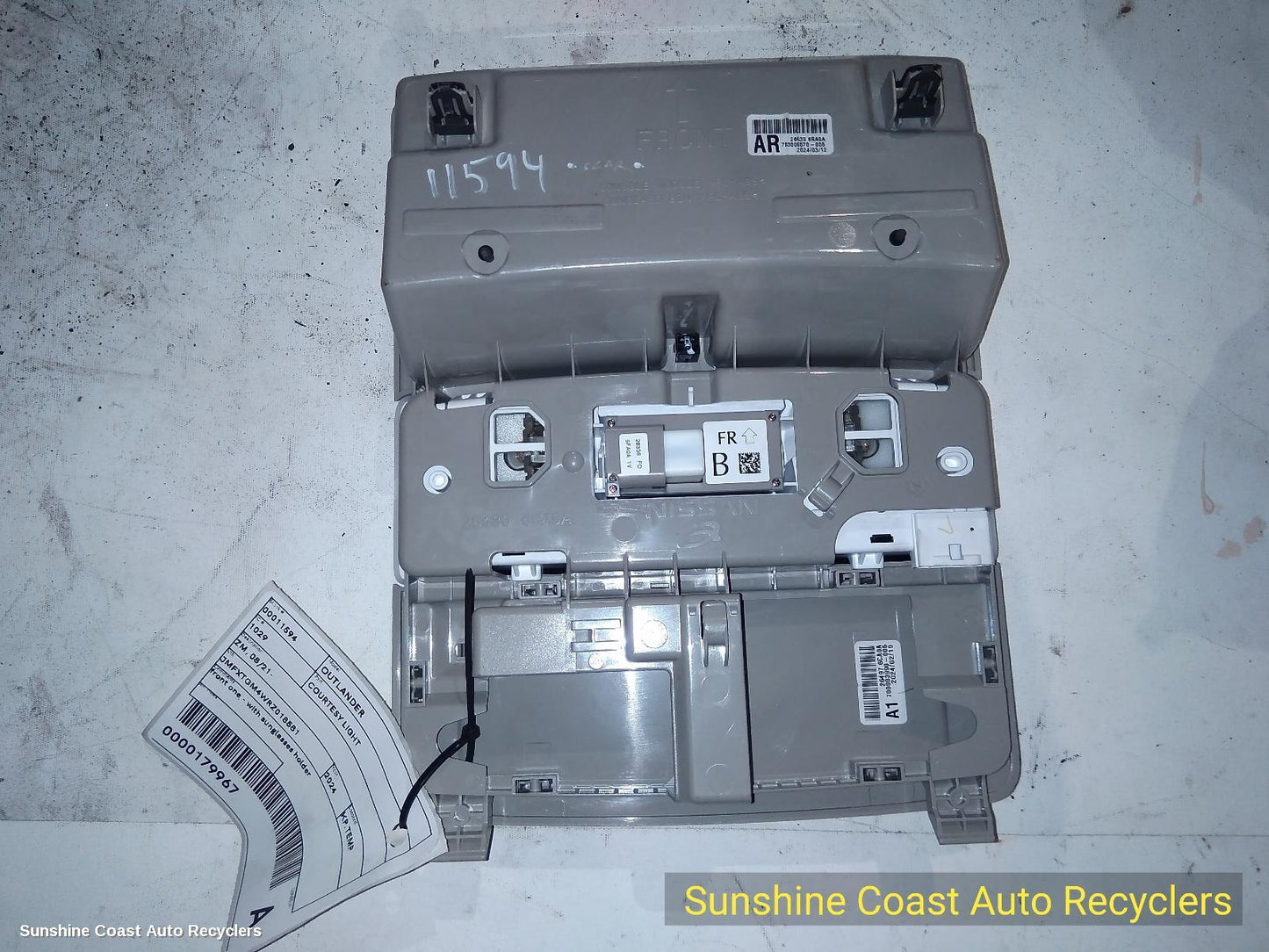 2024 Mitsubishi Outlander Courtesy Light